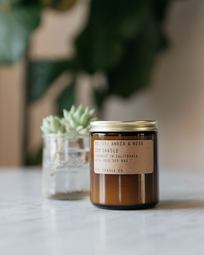 P.F. Candle • Duftkerze Amber & Moss